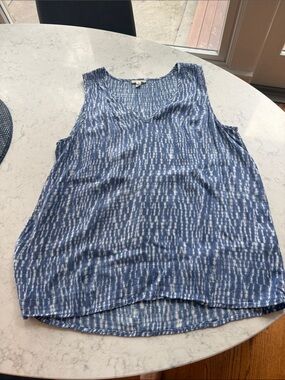 Soft Joie Blue and White Patterned V-Neck Tank